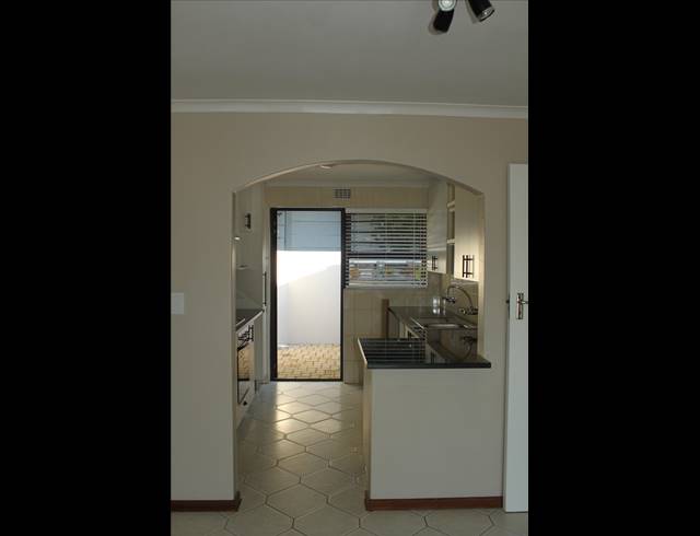 3 BEDROOM TOWNHOUSE RENTED IN PROTEA VALLEY